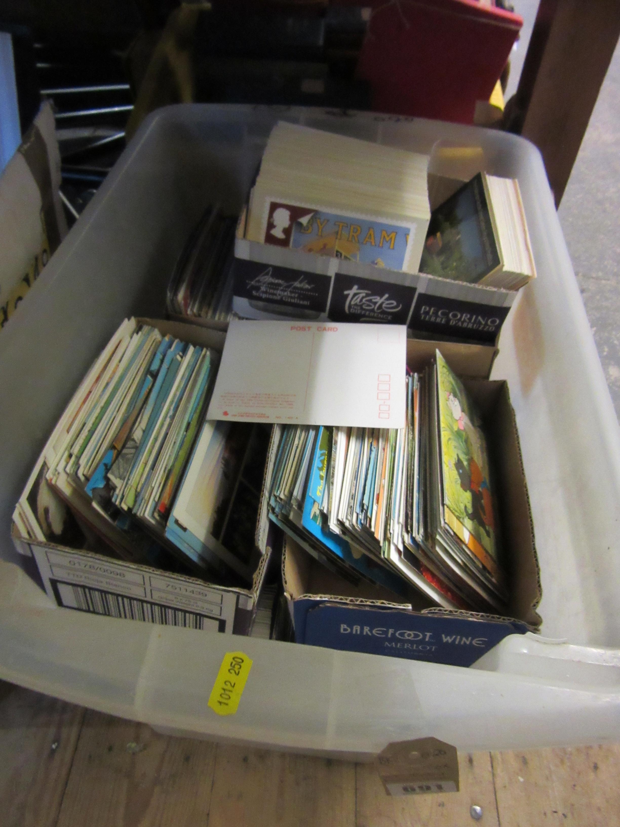 LARGE BOX OF P.Q CARDS AND POSTCARDS Image