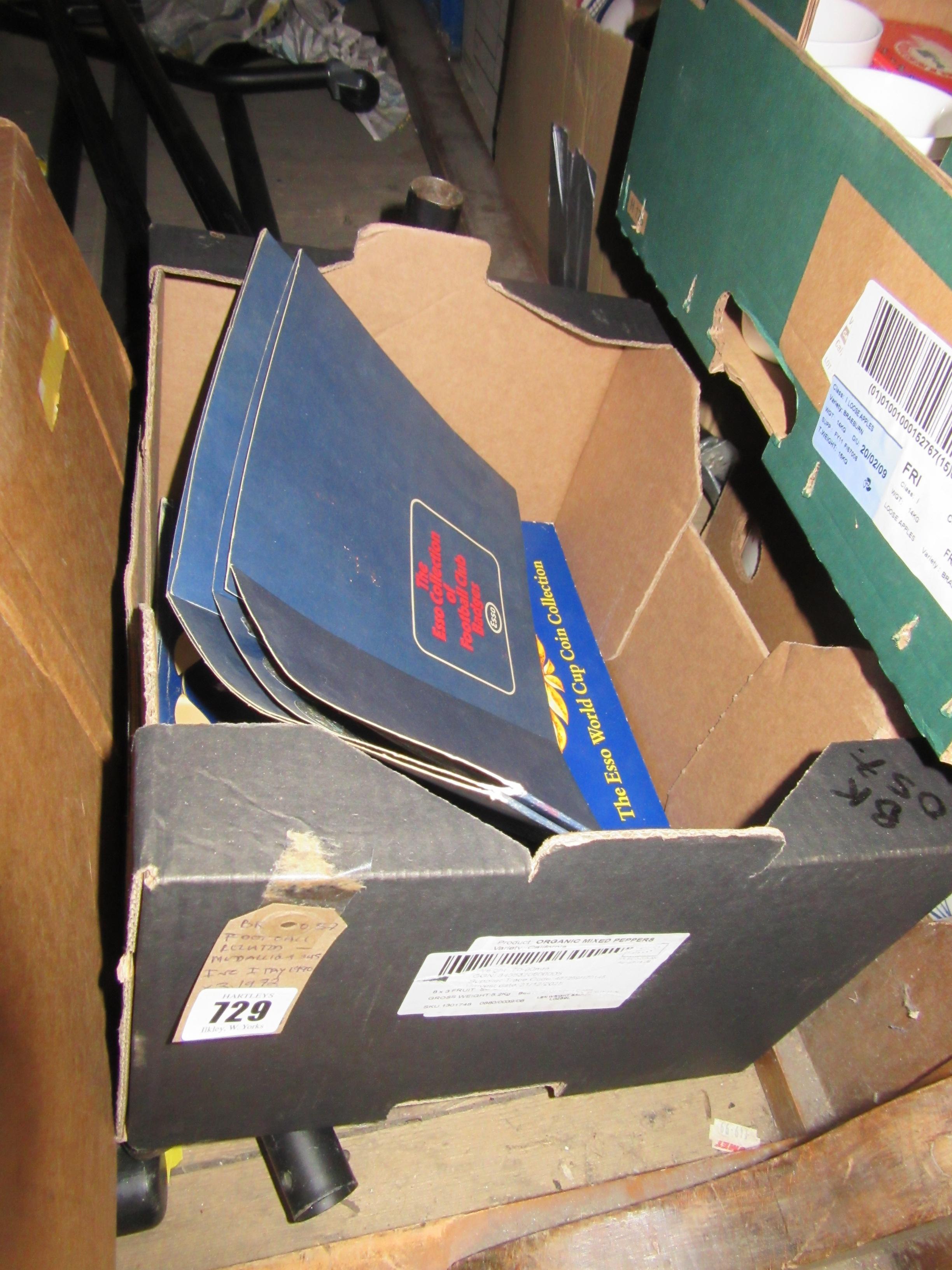 FOOTBALL RELATED MEDALLIONS INCLUDING ITALY 1990 AND 1972 FA CUP EXAMPLES Image