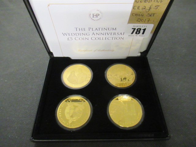 PLATINUM WEDDING FIVE POUND 2017 COIN SET Image