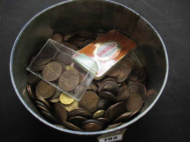 HEAVY TIN OF MAINLY UK COPPER COINS INCLUDING TWO 1912 PENNIES Image