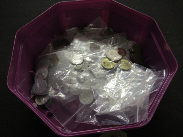 TUB OF WORLD COINS Image