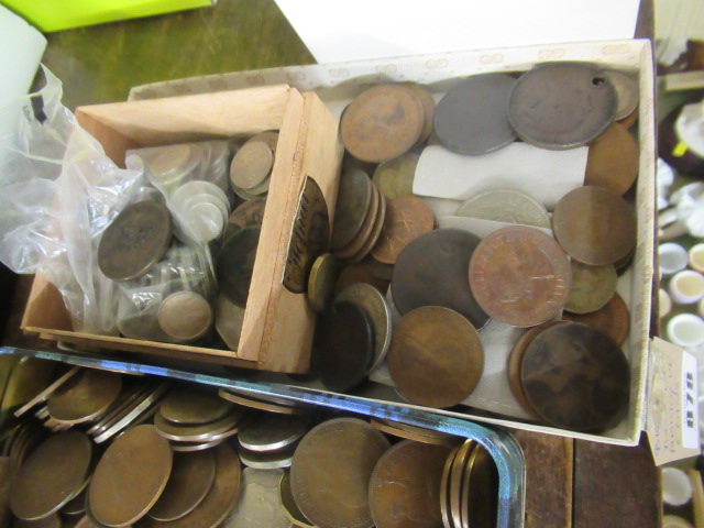 BOX OF MAINLY UK COINS Image