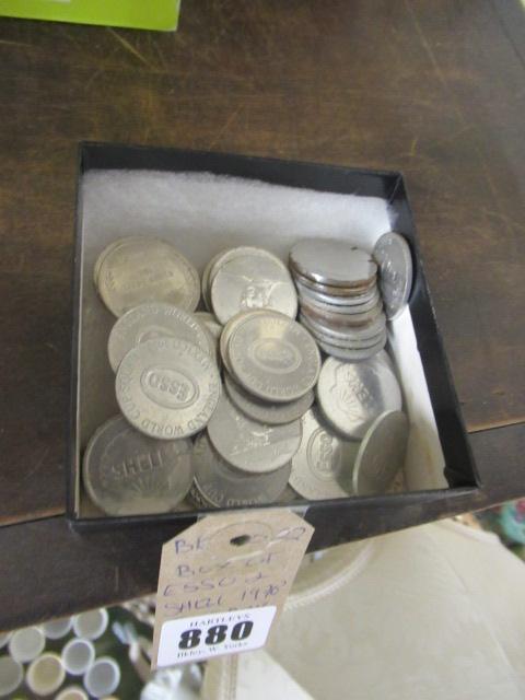 BOX OF ESSO AND SHELL 1998 FOOTBALL TOKENS Image
