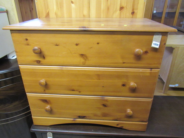 PINE CHEST OF DRAWERS Image
