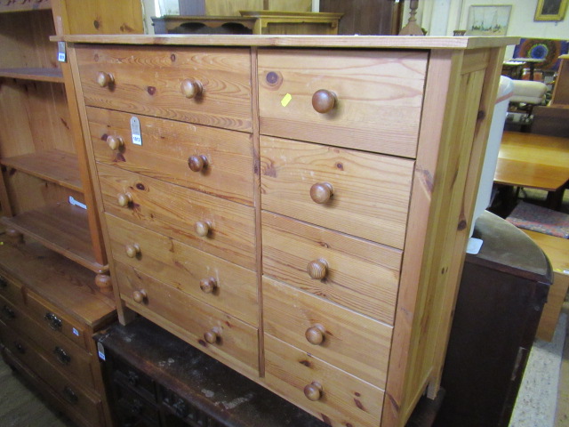 PINE CHEST OF DRAWERS Image
