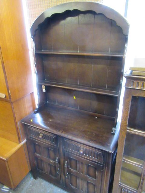SMALL OAK KITCHEN DRESSER Image