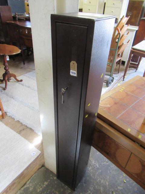 GUN CABINET WITH TWO KEYS Image