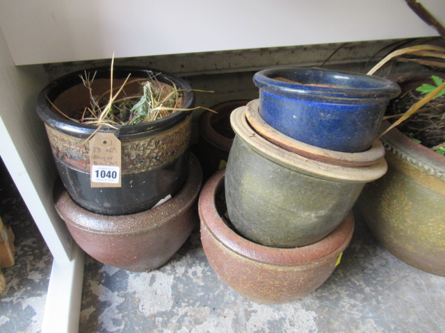 QUANTITY OF PLANT POTS Image