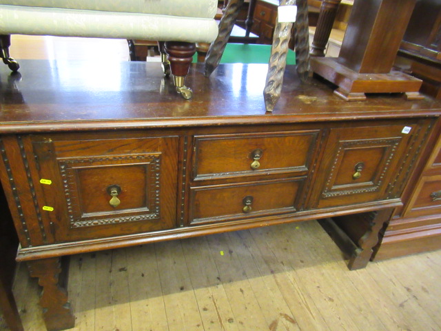 OAK SIDEBOARD Image