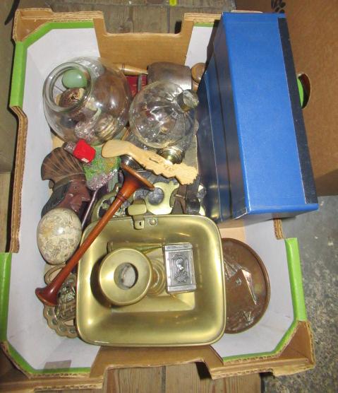 BOX OF COLLECTABLES Image