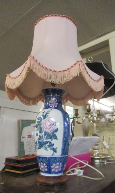 CERAMIC TABLE LAMP Image