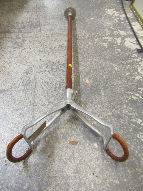 SHOOTING STICK Image