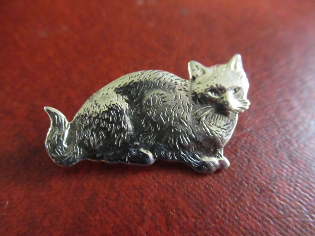 SILVER CAT BROOCH Image