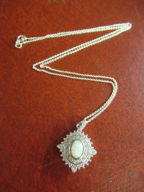 OPAL SET SILVER PENDANT ON SILVER CHAIN Image