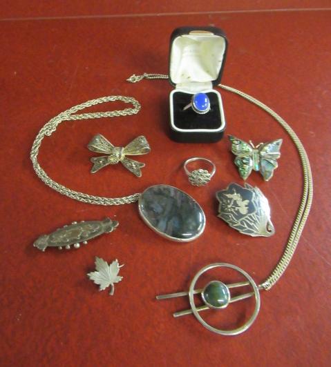 BOX OF SILVER AND WHITE METAL JEWELLERY Image