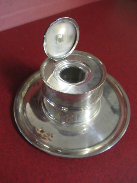 SILVER CAPSTAN INKWELL Image