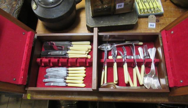 SANEN STEEL CANTEEN OF CUTLERY Image