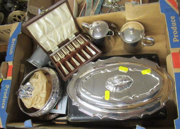 BOX OF EPNS INCLUDING TUREEN AND FISH SERVERS Image