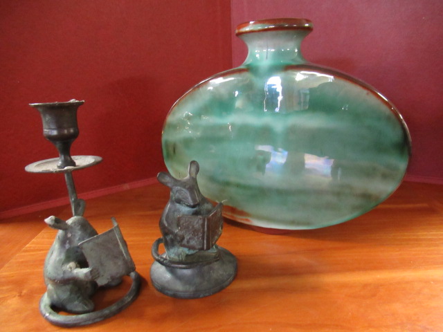 LLANGOLLON VASE WITH MOUSE CANDLESTICK AND A READING MOUSE MODEL Image