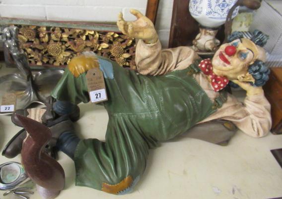 RECLINING CLOWN MODEL Image