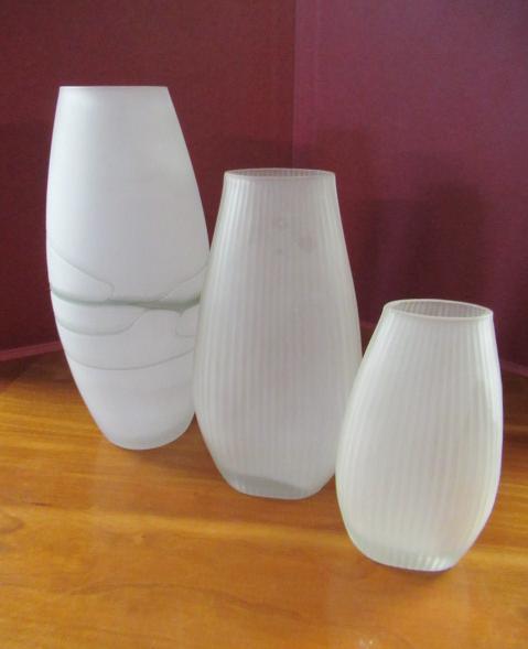 THREE VINTAGE SIA GLASS VASES Image