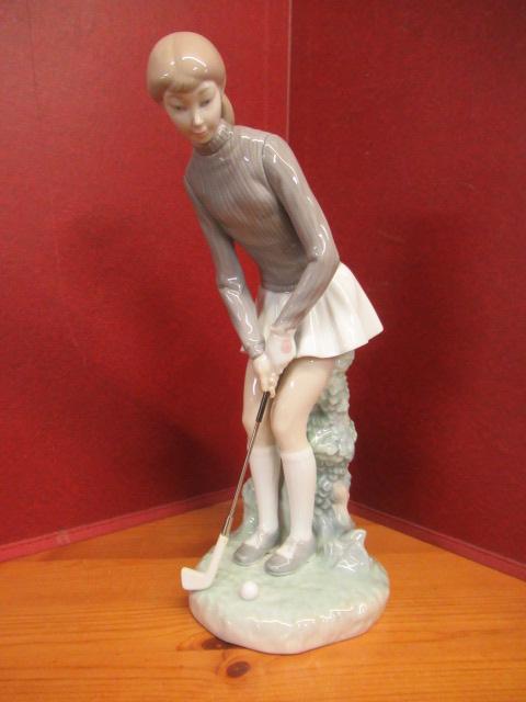 LLADRO LADY GOLFER Image