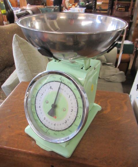 WEIGHING SCALES Image