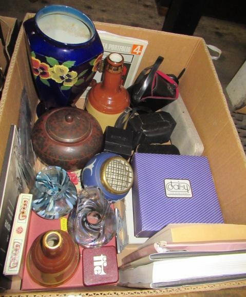 BOX OF MISCELLANEOUS INCLUDING CAMERAS Image