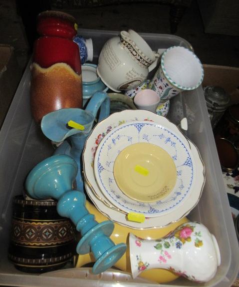 BOX OF CERAMICS INCLUDING WEST GERMAN VASE Image