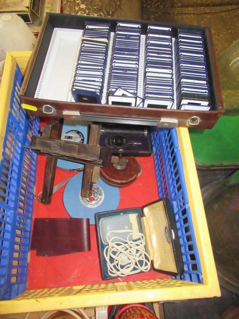 BOX OF MIXED ITEMS INCLUDING VINTAGE TAPE MEASURES Image