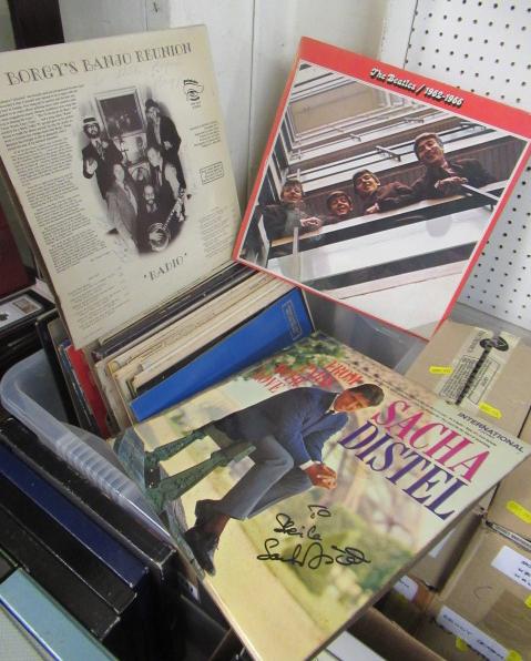 BEATLES RED ALBUM (POSSIBLY SIGNED) AND OTHER SIGNED LP RECORDS Image