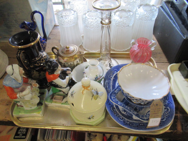 TRAY OF CERAMICS AND GLASS INCLUDING FIGURINES AND AYNSLEY BOWL Image