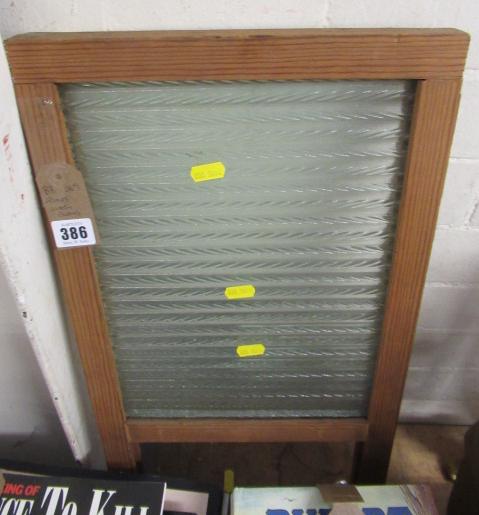 GLASS WASH BOARD Image