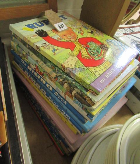 QUANTITY OF RUPERT AND OTHER ANNUALS Image