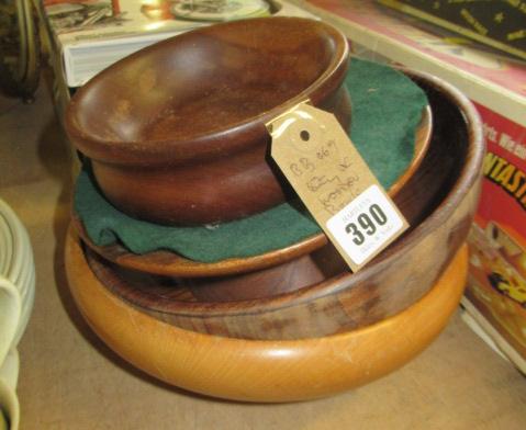 QUANTITY OF WOODEN BOWLS Image