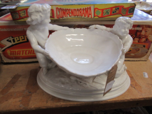 WHITE GLAZED DERBY PORCELAIN FIGURAL CENTRE BOWL Image