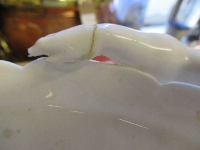 WHITE GLAZED DERBY PORCELAIN FIGURAL CENTRE BOWL Image