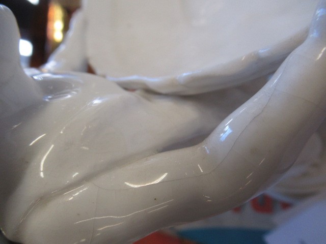 WHITE GLAZED DERBY PORCELAIN FIGURAL CENTRE BOWL Image