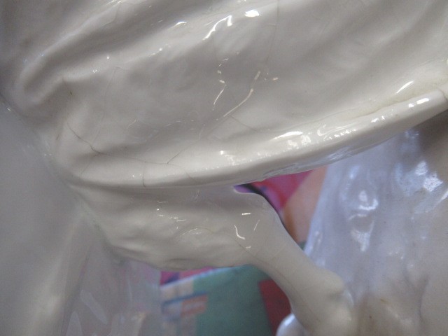 WHITE GLAZED DERBY PORCELAIN FIGURAL CENTRE BOWL Image