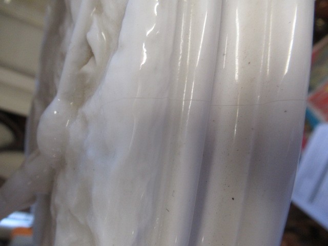 WHITE GLAZED DERBY PORCELAIN FIGURAL CENTRE BOWL Image