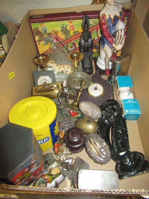 BOX OF COLLECTABLES INCLUDING CERAMIC JESTER Image