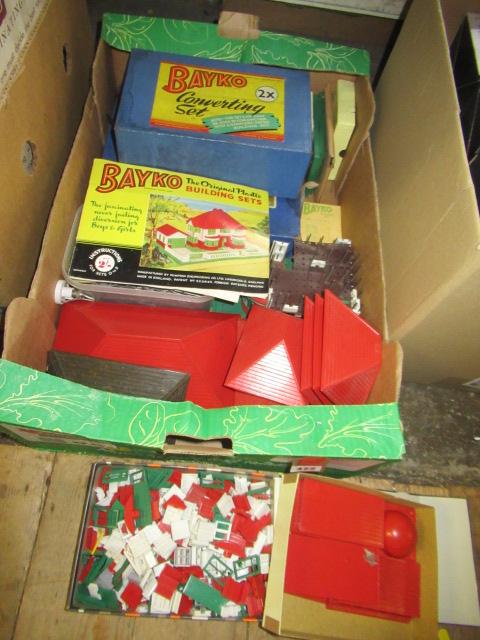VINTAGE BAYKO BUILDING SET Image