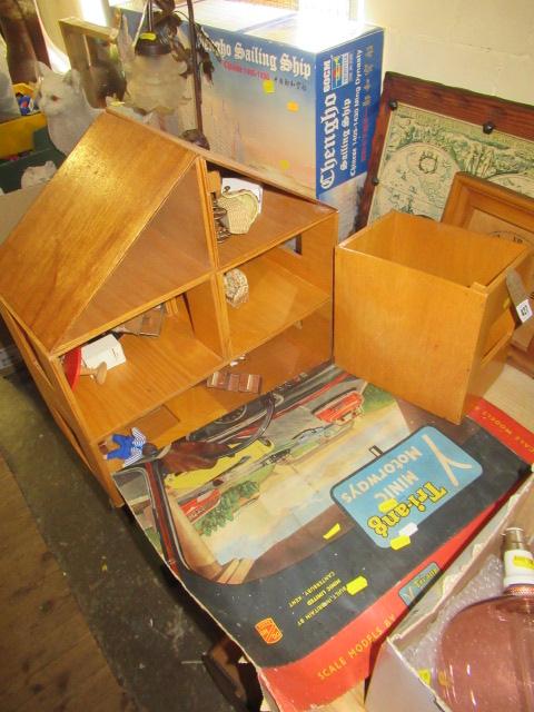 TRIANG MINIC MOTORWAY WITH DOLLS HOUSE AND CONTENTS Image