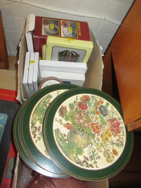 BOX OF MISCELLANEOUS INCLUDING TABLE MATS AND PICTURE FRAMES Image