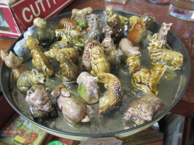 SELECTION OF POTTERY ANIMALS Image