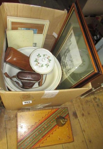 BOX OF MISCELLANEOUS INCLUDING PICTURES Image