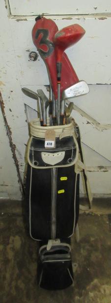 BAG OF GOLF CLUBS Image