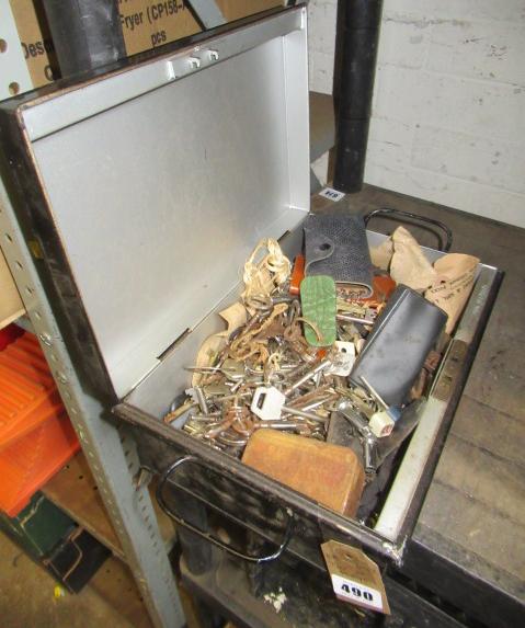 TIN OF KEYS Image