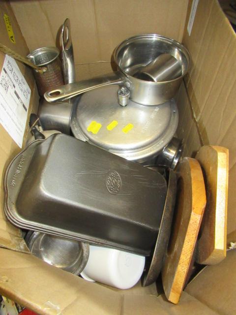 BOX OF METALWARE Image