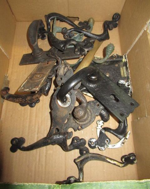 BOX OF DOOR HANDLES Image